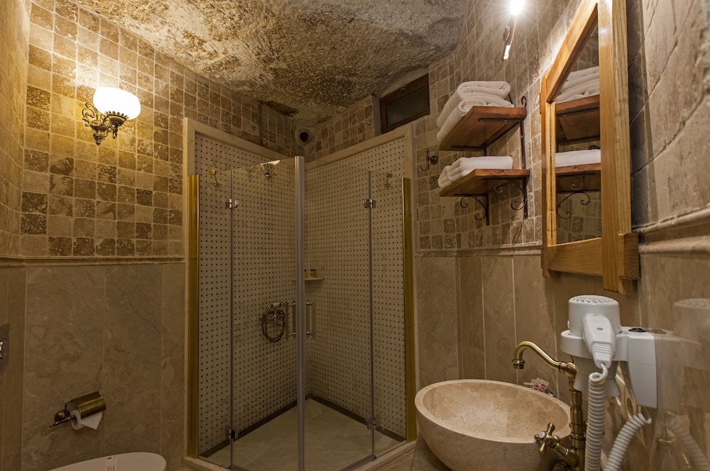 Mithra Cave Hotel