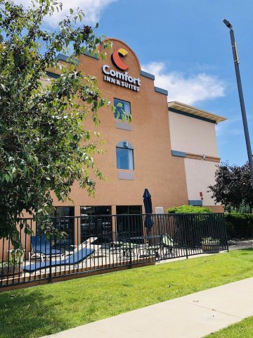 Comfort Inn & Suites