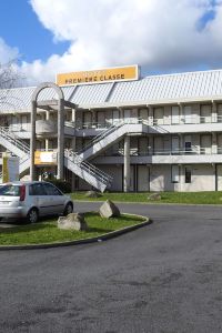 Best 10 Hotels Near COUGARS Saint-Ouen L＇Aumone Stade Escutary from USD  66/Night-Saint-Ouen-l＇Aumone for 2022 | Trip.com
