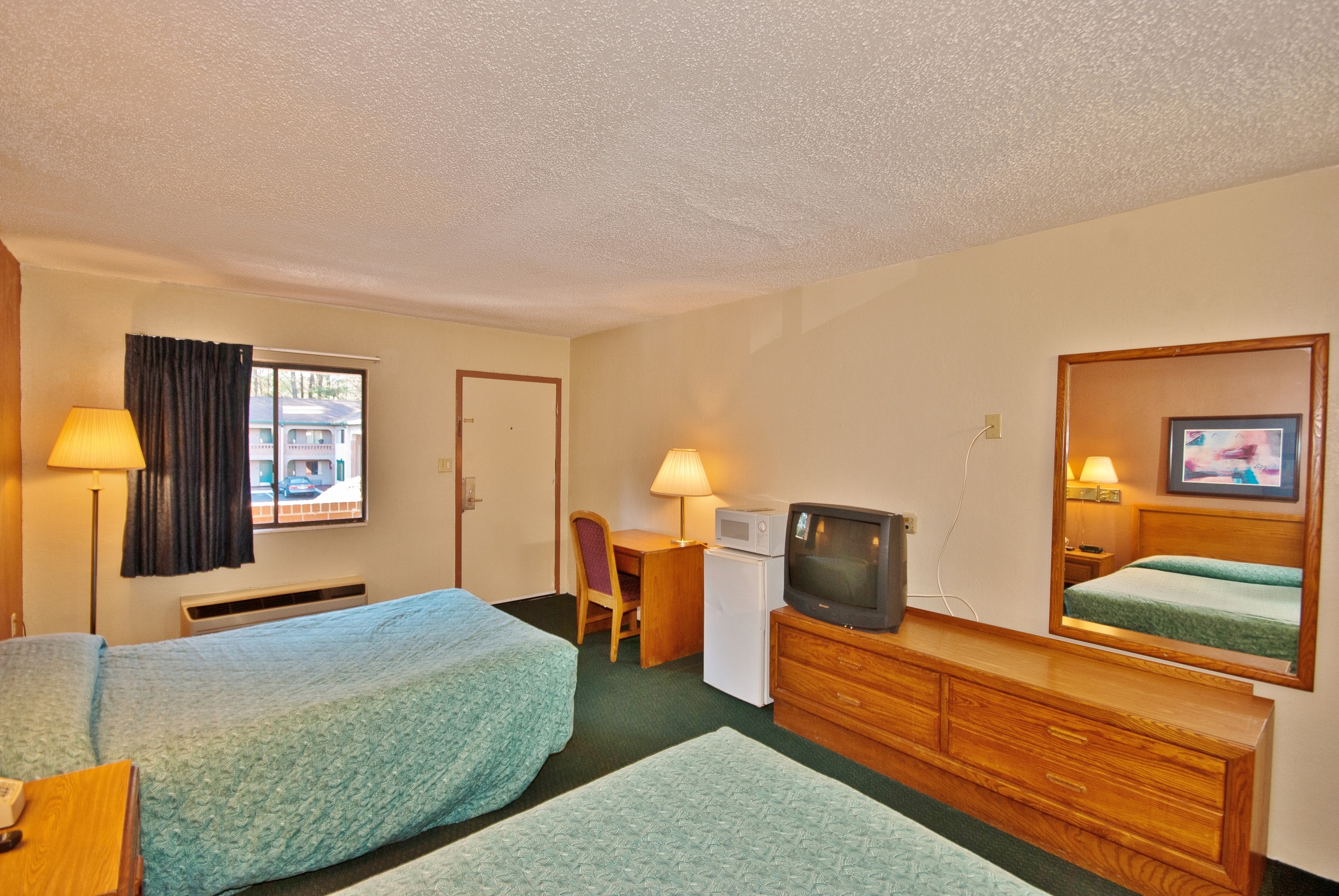 Country Hearth Inn & Suites Marietta