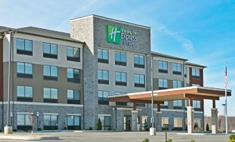 Holiday Inn Express & Suites Uniontown