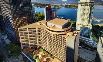 Pinnacle Hotel Harbourfront