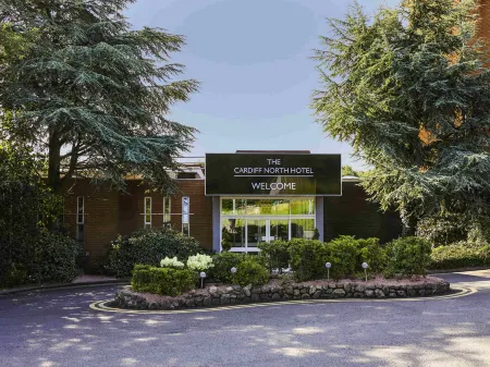 Mercure Cardiff North Hotel Отели в г. Лланедирн