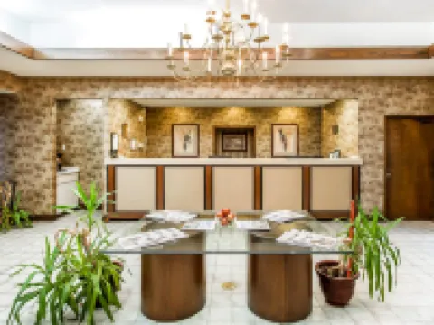 エグゼクティブ イン & スイーツ エンタープライズのホテル