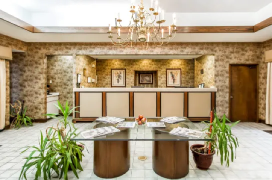 Executive Inn and Suites