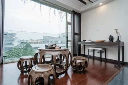 Watson Hot Spring Hotel (Emeishan High-speed Railway Station) Отели рядом с достопримечательностью «Jiulao Cave»