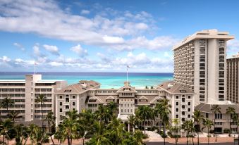 Moana Surfrider, A Westin Resort & Spa, Waikiki Beach