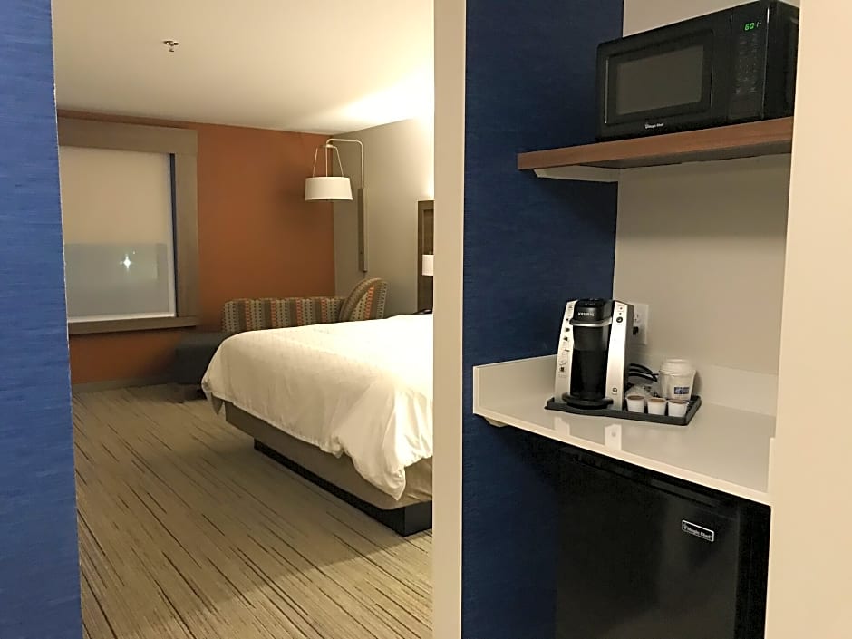 Holiday Inn Express & Suites Phoenix - Airport North, an Ihg Hotel