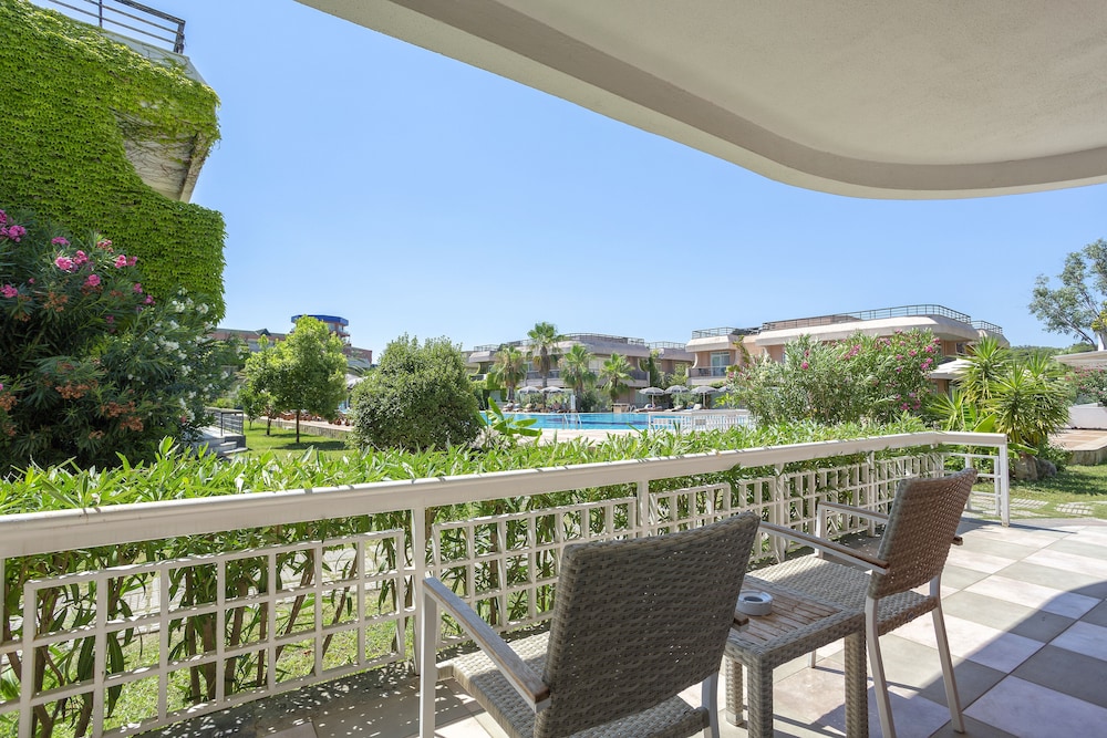 Simena Holiday Village
