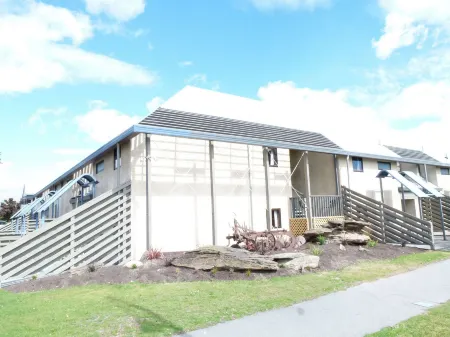 Centennial Court Hotel