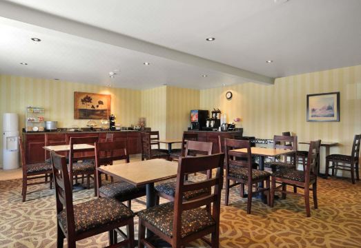 4. 트래블로지 바이..