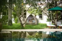 Raffles Grand Hotel d'Angkor - Beach