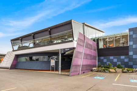 Foreshore Hotel Отели рядом с достопримечательностью «The Peter Rabbit Garden»