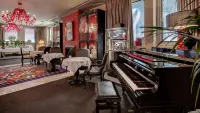 The Glam Boutique Hotel & Apt