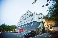 Ulsan Yeungnamalpeuseu MW Hotels near Ulsan Station