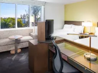 Element Miami International Airport Hotel berhampiran Casino Miami