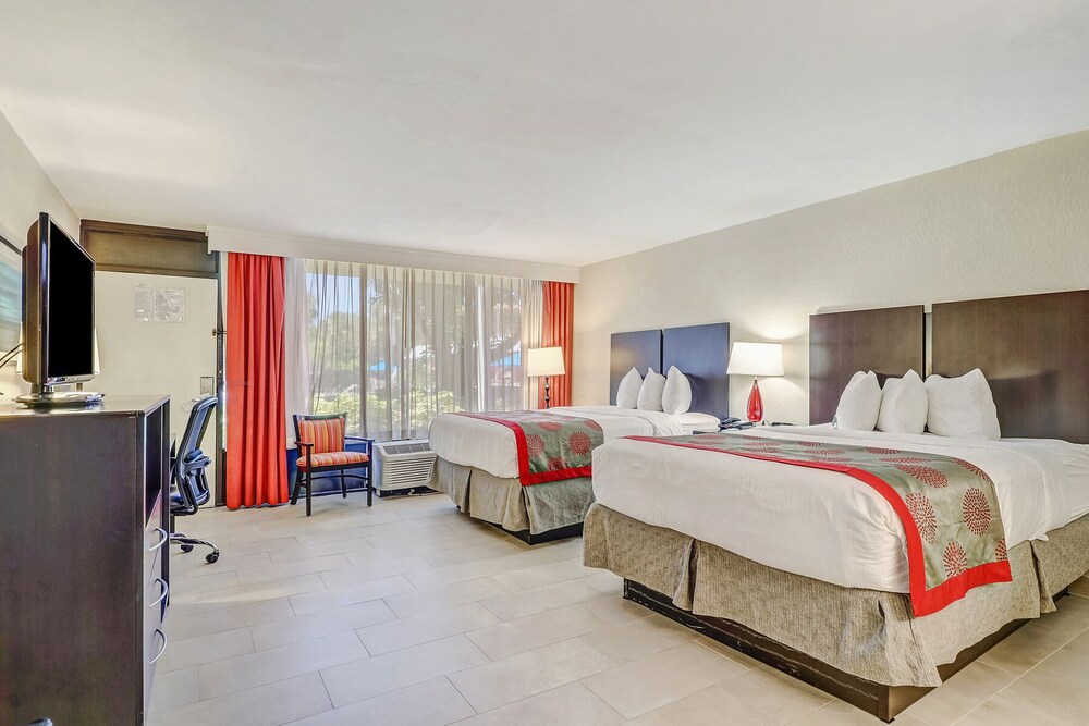 Ramada by Wyndham Naples