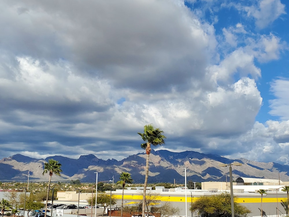 Comfort Suites at Tucson Mall