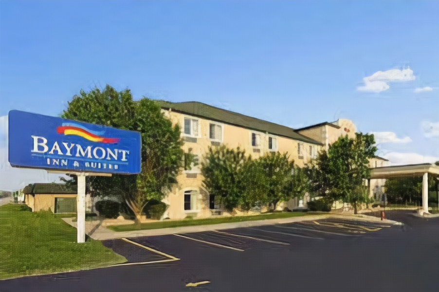 Comfort Inn DeKalb - Adjacent the University