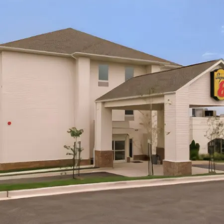 Super 8 by Wyndham Rolla Hotels in Rolla