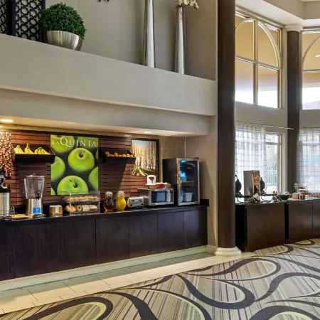 La Quinta Inn & Suites by Wyndham Macon