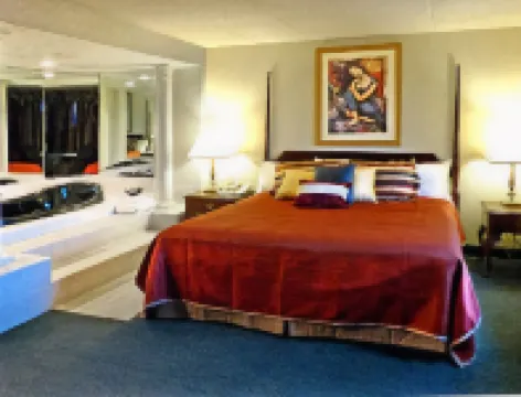 Super 8 by Wyndham Frederick