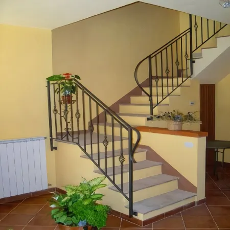 B&B la Corte Отели рядом с достопримечательностью «Parrocchia Dei Ss. Maria Assunta e Jacopo Maggiore di Lammari»