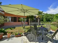 Franjo Hotels in Opric