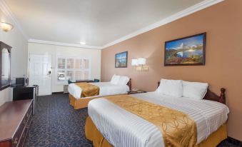 Days Inn & Suites by Wyndham South Gate