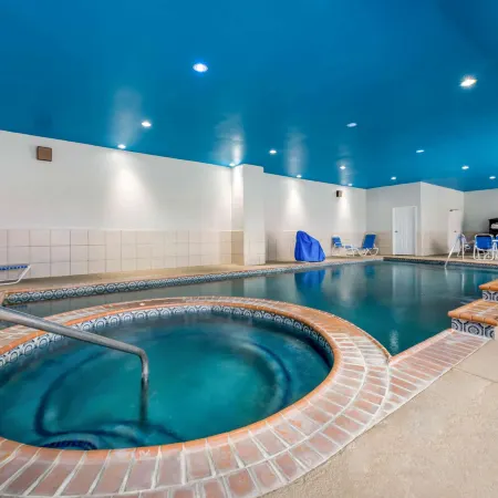 La Quinta Inn & Suites by Wyndham Orange