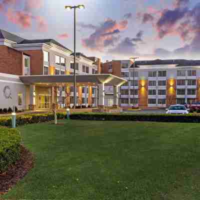 La Quinta Inn & Suites by Wyndham Williamsburg Historic Area Hotel Exterior