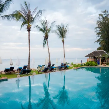 Lanta Casuarina Beach Resort Hotels near Phra Ae Beach