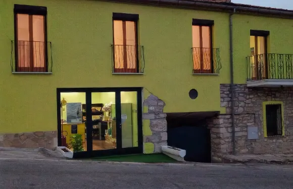 卡斯特爾佩特洛索住宿加食物旅館