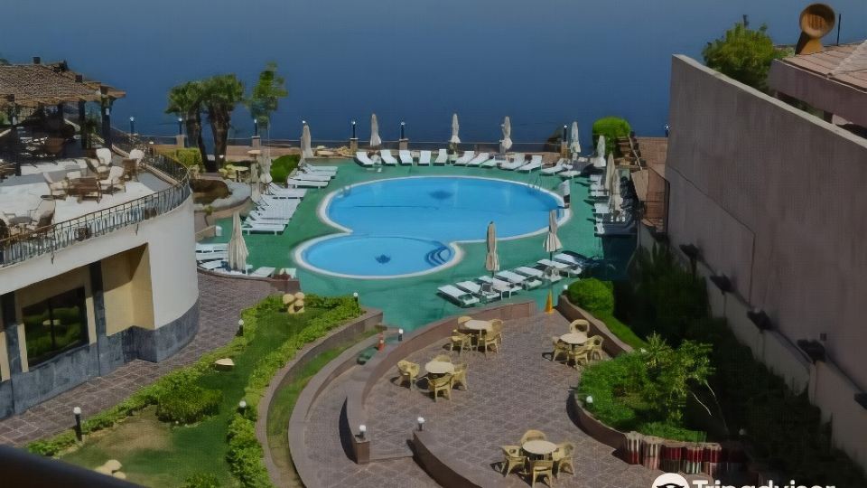 Lotus Luxor Hotel