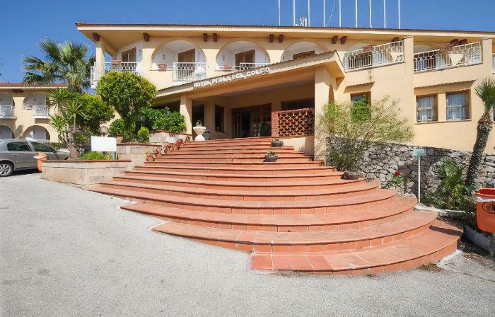 Perla del Golfo Resort