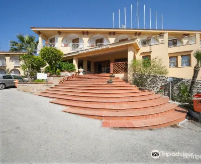 Perla Del Golfo Resort Hotels in Montelepre