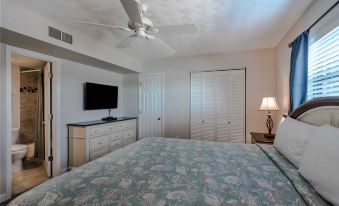 Bay Shores Yacht & Tennis - Two Bedroom Condo - 208