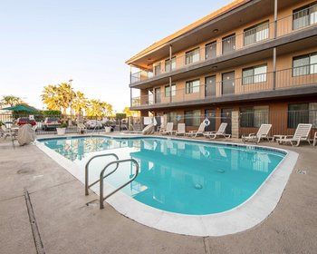 Quality Inn & Suites Bell Gardens - Los Angeles