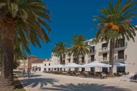 Hotel Pine - bar