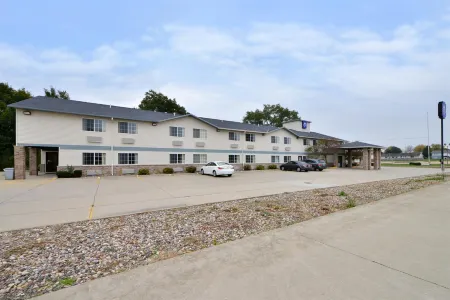 Regency Inn Geneseo IL I-80