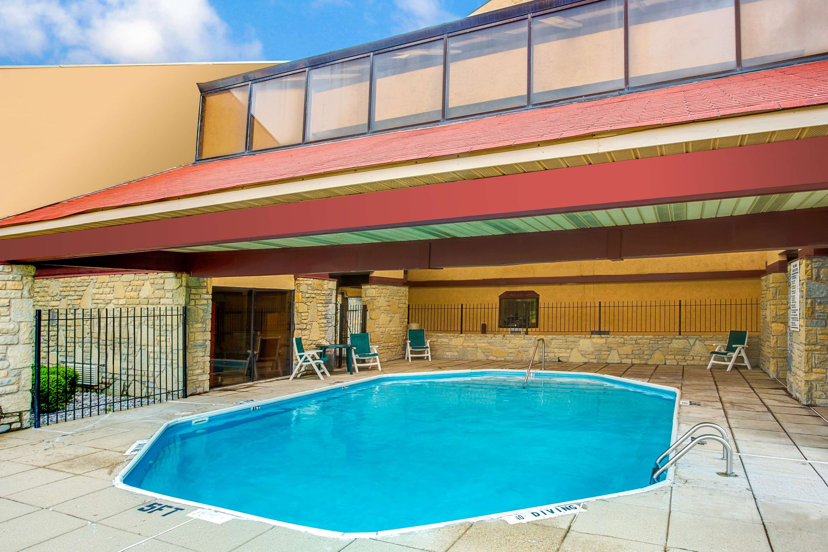 Super 8 by Wyndham Fort Mitchell Cincinnati Area