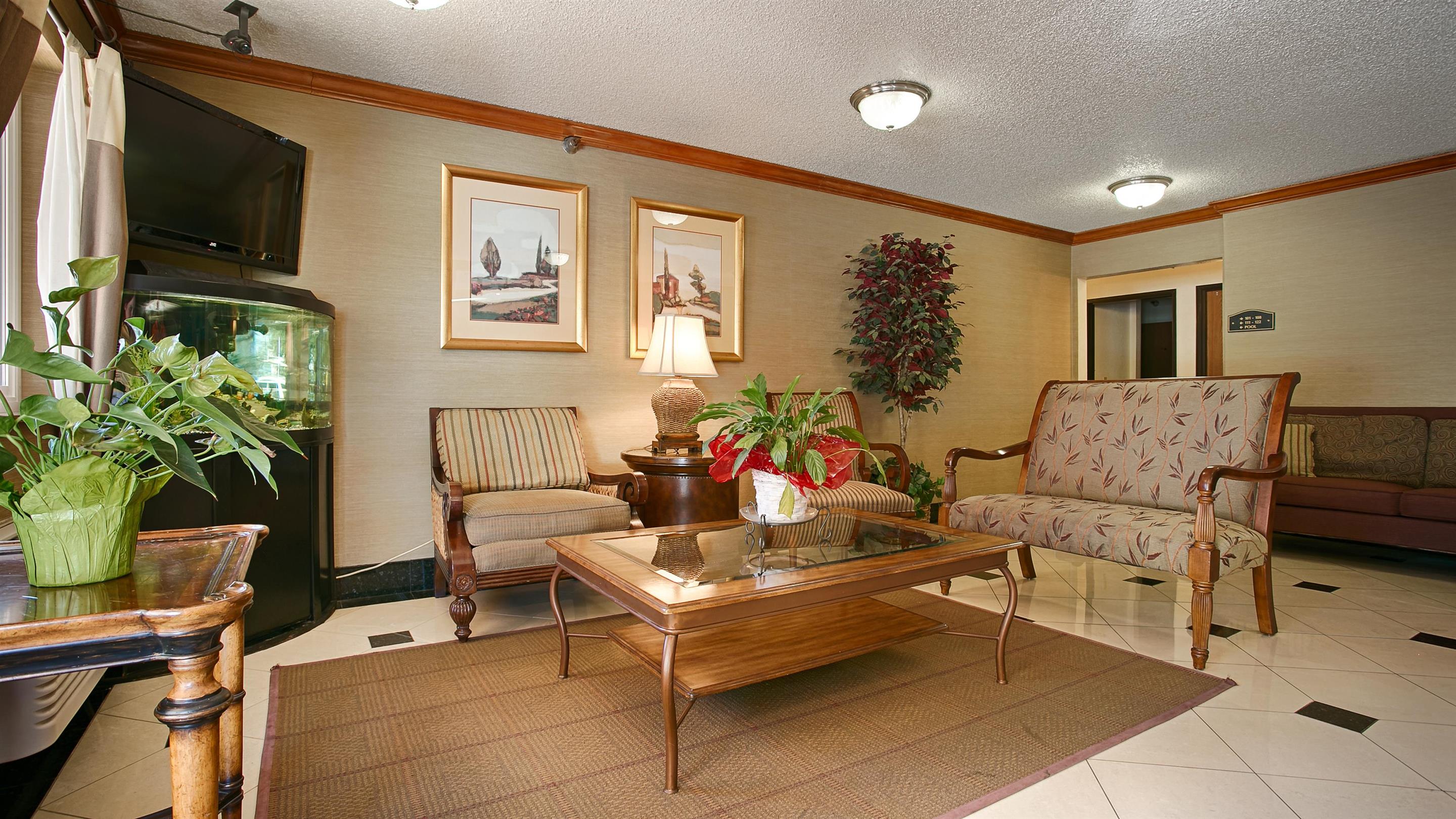 Best Western Antelope Inn & Suites