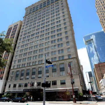 Magnolia Hotel Houston, a Tribute Portfolio Hotel Hotels near Preston Station