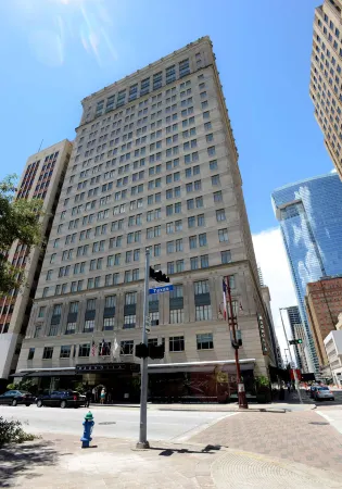 Magnolia Hotel Houston, a Tribute Portfolio Hotel Отели рядом с достопримечательностью «Lord of the Streets Episcopal Church»