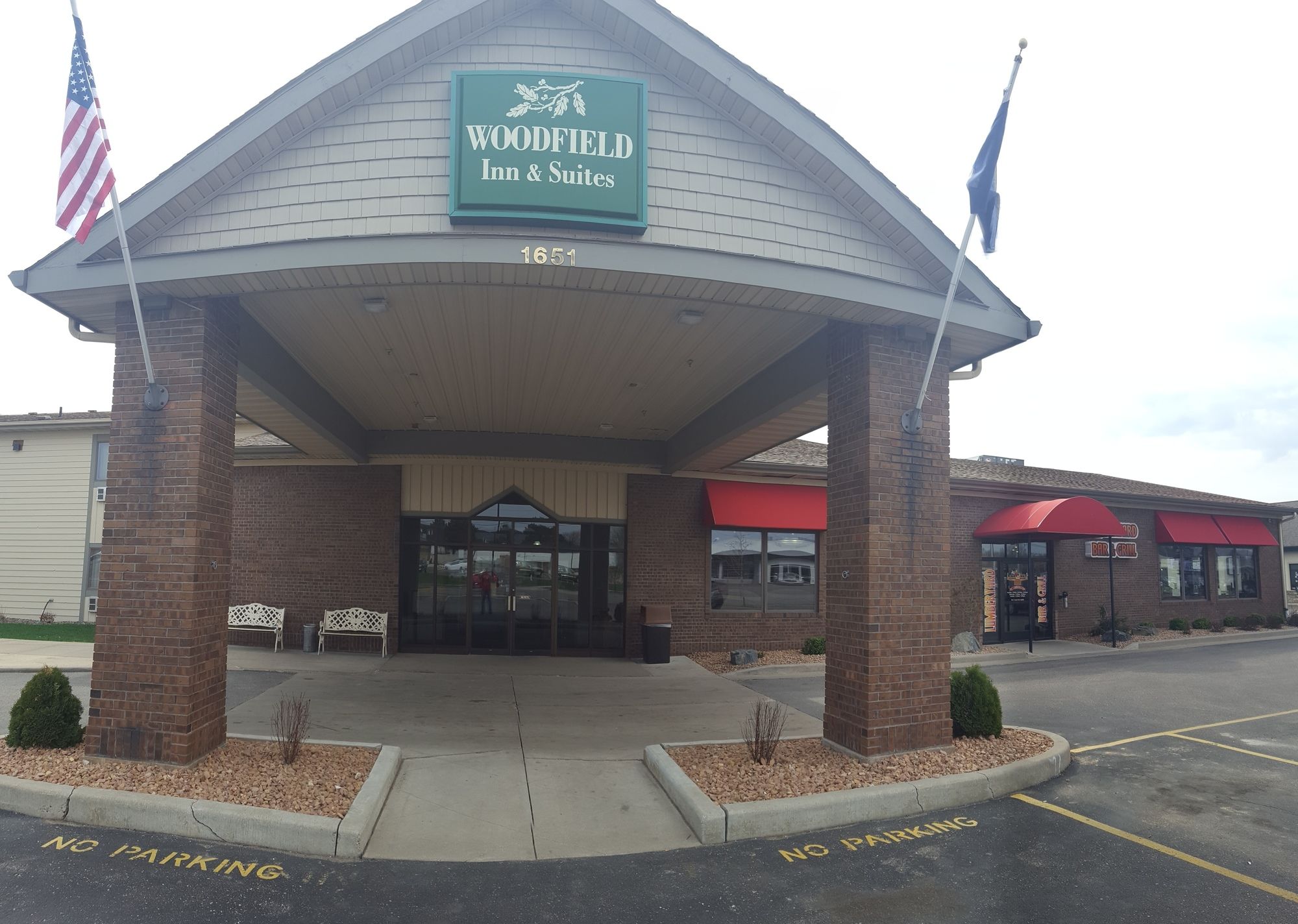 Woodfield Inn and Suites