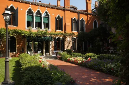 Pensione Accademia - Villa Maravege
