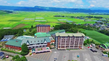 Kamenoi Hotel Aso Park Resort Отели рядом с достопримечательностью «Hotspring Uchimaki»