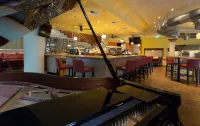 Courtyard by Marriott Duesseldorf Hafen - バー