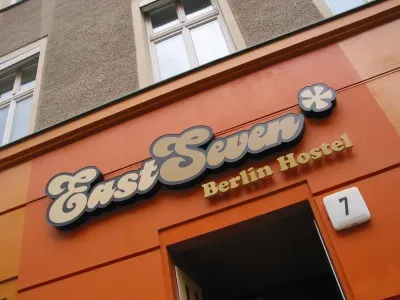EastSeven Hotel a 