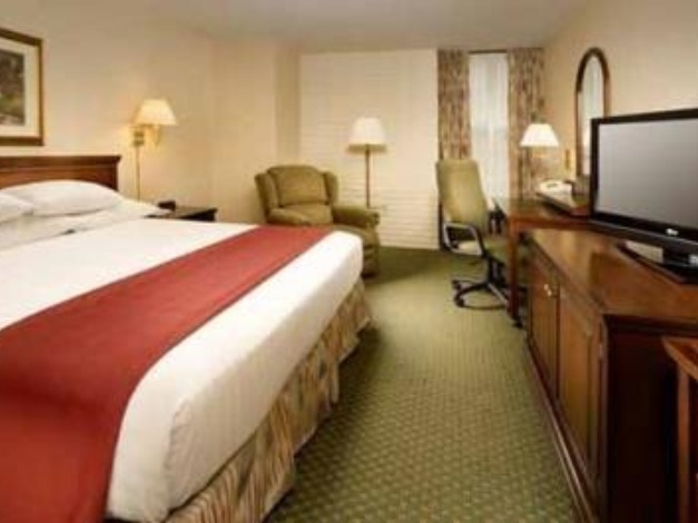 Comfort Inn & Suites Evansville Airport